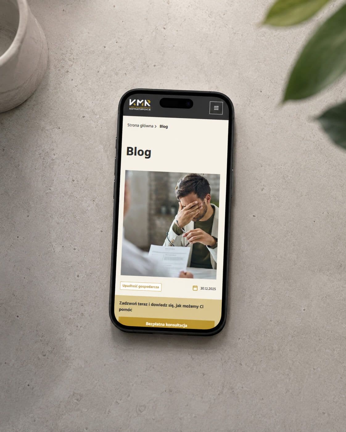 telefon z otwartym blogiem kmr-restrukturyzacja